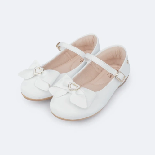 Sapatilha Bailarina com Laço e Coração Metálico - Branco