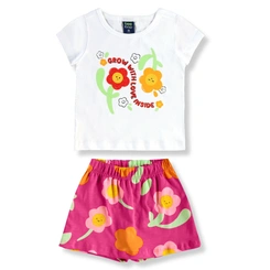 Conjunto Blusa Meia Manga e Short-Saia em Meia Malha Estampa Flores - Branco